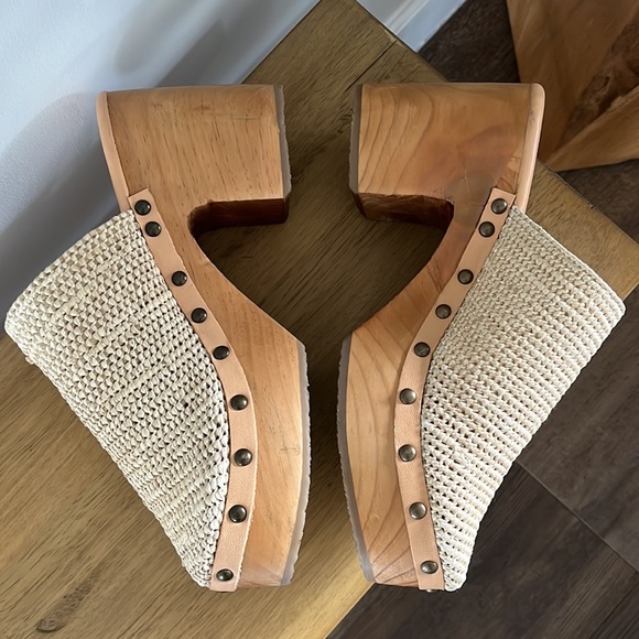 NWOT Free People Claudia Crochet Clogs - Picture 5 of 7